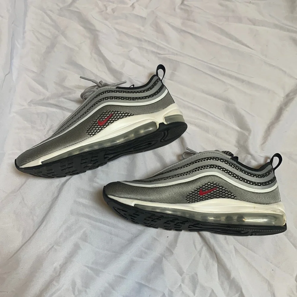 Nike Air Max 97 Ultra 17 Metallic Silver GS - Picture 5 of 8